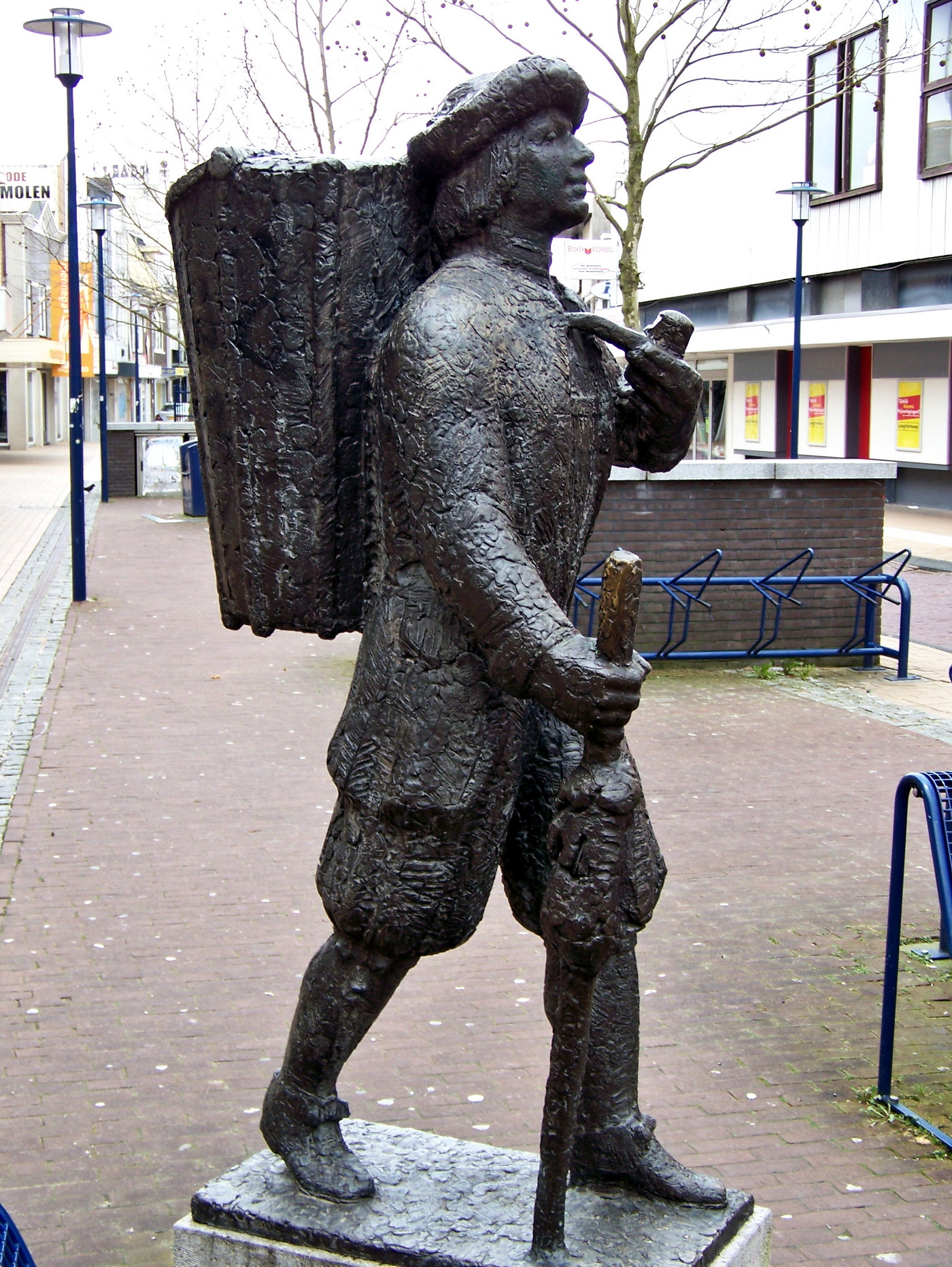 'De Marskramer', Gedempte Singel te Assen, door Pieter d'Hont (1983). Foto: Ronn, 23 maart 2008. Licentie: Publieke Domein.