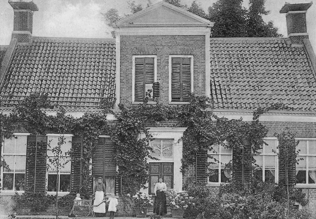 Uitsnede van een ansichtkaart van Vredenhoven gemaakt tussen 1900 en 1905 met als opschrift (Groet uit Eexta). Bron/licentie: RHC GA, Groninger Archieven.