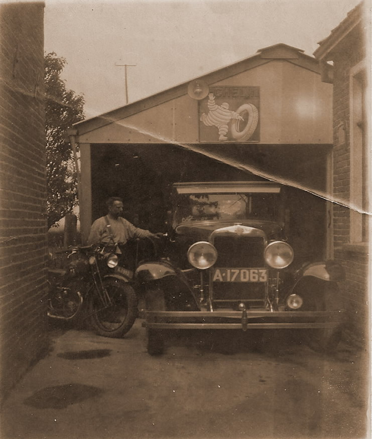 Lubertus Fransen, bij de inschrijving wordt hij garagehouder genoemd, datum uitgifte 4 november 1929, datum intrekking 18 september 1936. Adres: B 347, 