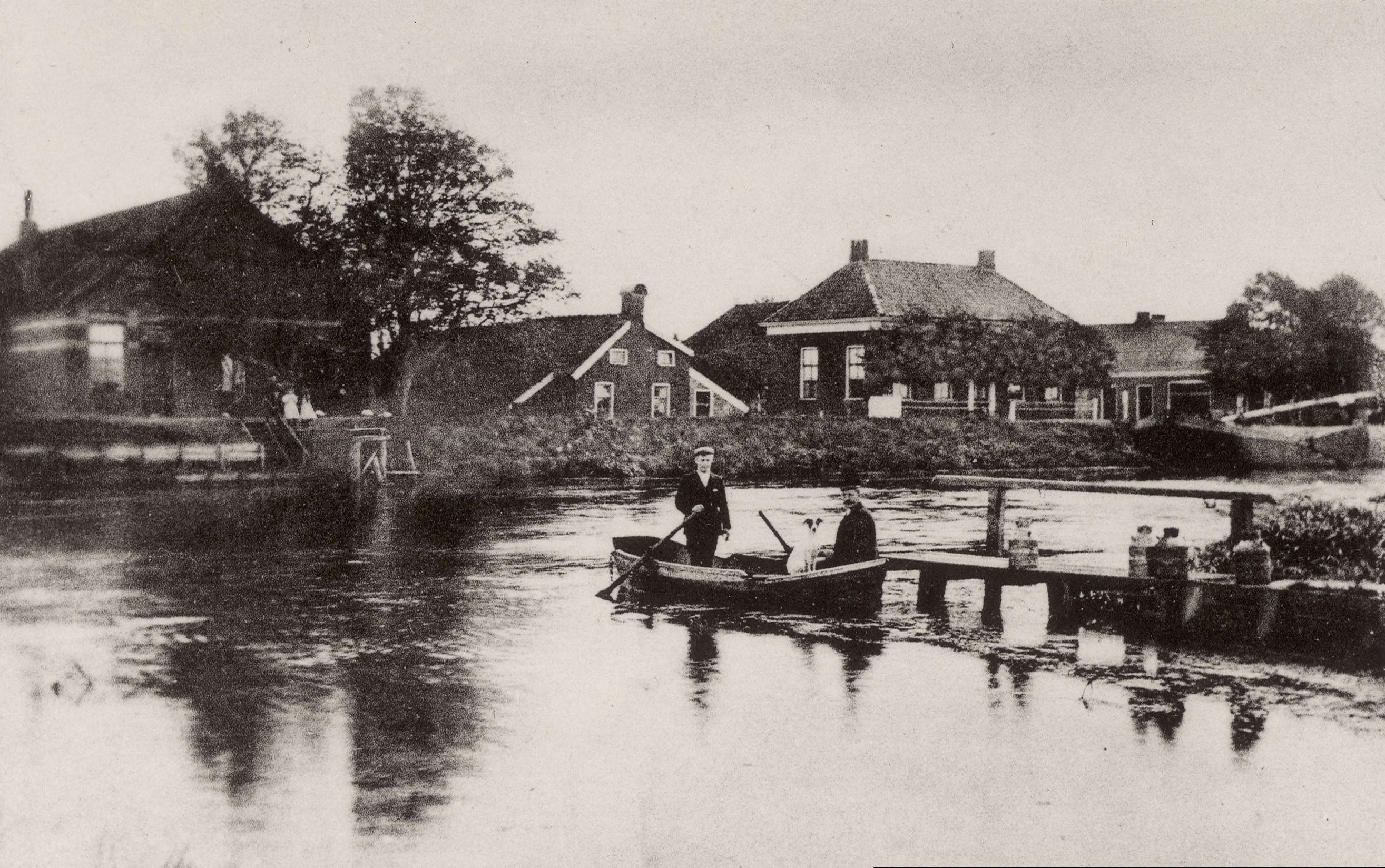 De 'voetveer' bij Klein Ulsda. Foto: 1910-1915. Bron: Beeldbank Groningen.