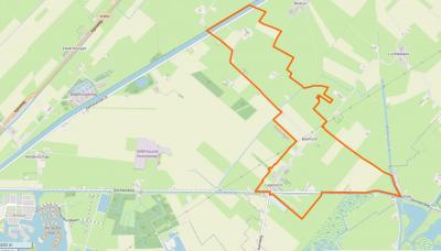Dit gebied binnen de oranje lijn is de dorpskern van het dorp Lageland, met ten oosten en noorden daarvan nog een stuk buitengebied. Dit gebied valt sinds 2018 onder de gemeente Midden-Groningen. Daarvoor heeft het tot de gemeente Slochteren behoord.