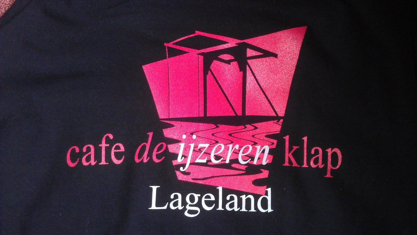 Het embleem van het dopscafé 'De IJzeren Klap' in Lageland. 