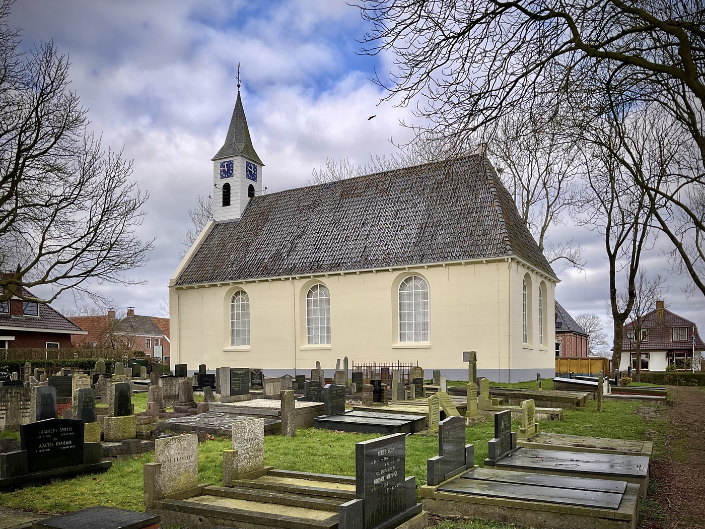 De kerk van Adorp gefotografeerd in maart 2023 door (c)Jur Kuipers.
