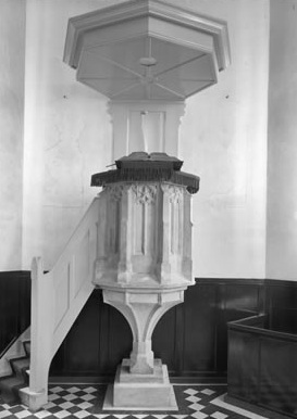 De kansel in de kerk van Bedum. Foto: Wikipedia.