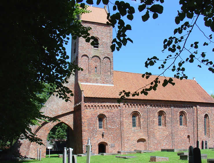 De Sebatiaankerk van Bierum. Rijksmonument nr. 9465. Foto: Gouwenaar, Wikipedia, 5 juli 2007. Licentie: Public Domain.