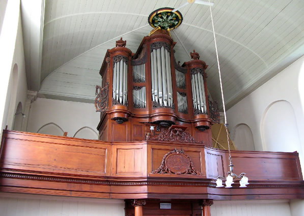 Het orgel van de Ned. Herv. kerk.