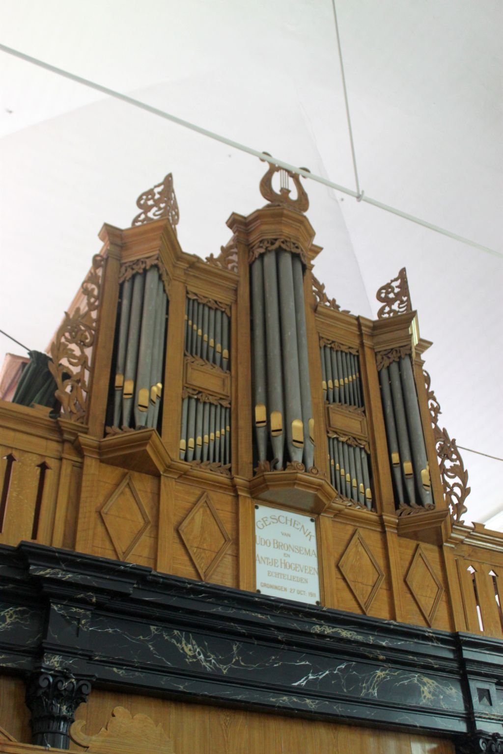 Foto van het orgel in de kerk gemaakt door Michiel van 't Einde op 17 augustus 2012. Relikwi.nl.