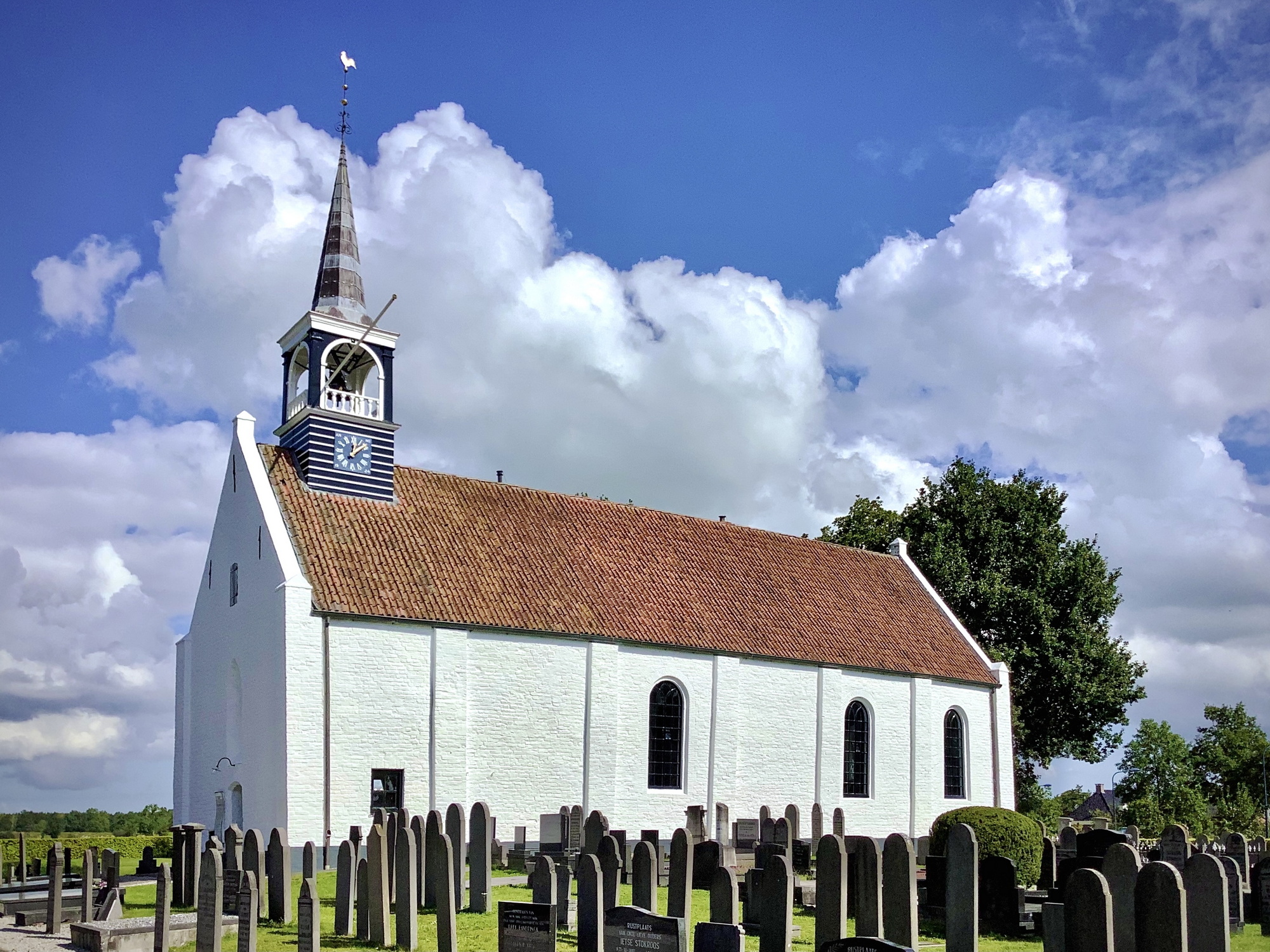 De (eenvoudige) kerk van Niebert. Foto: ©Jur Kuipers.