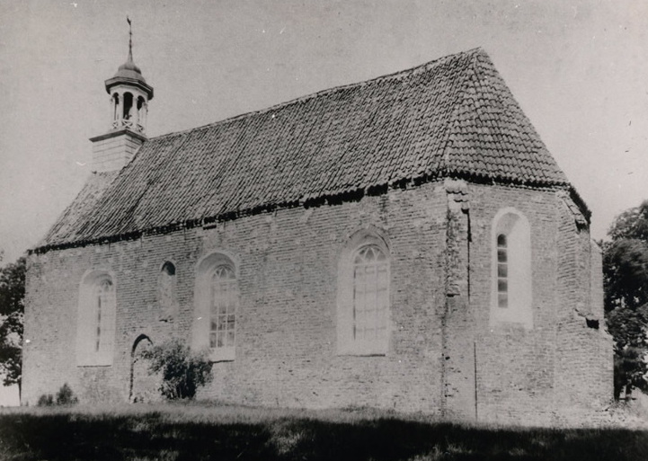 De kerk van Sellingen omstreeks 1893 foto/bron: Rijksdienst voor Cultureel Erfgoed, onbekende fotograaf. Licentie: Creatiive Commons
