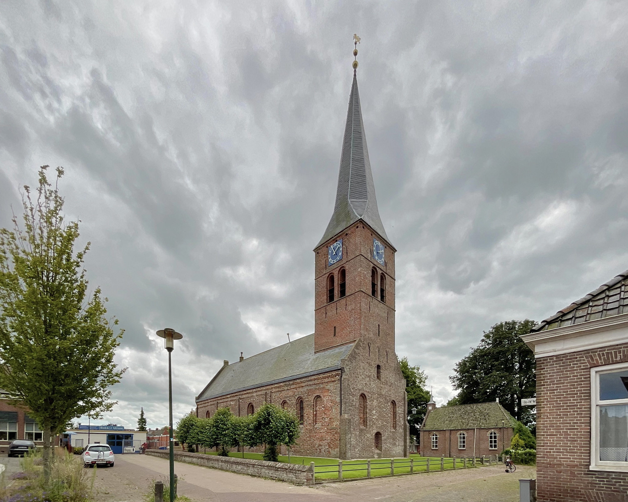 Kerk gezien vanuit het noordwesten. Foto: ©Jur Kuipers, 2021.