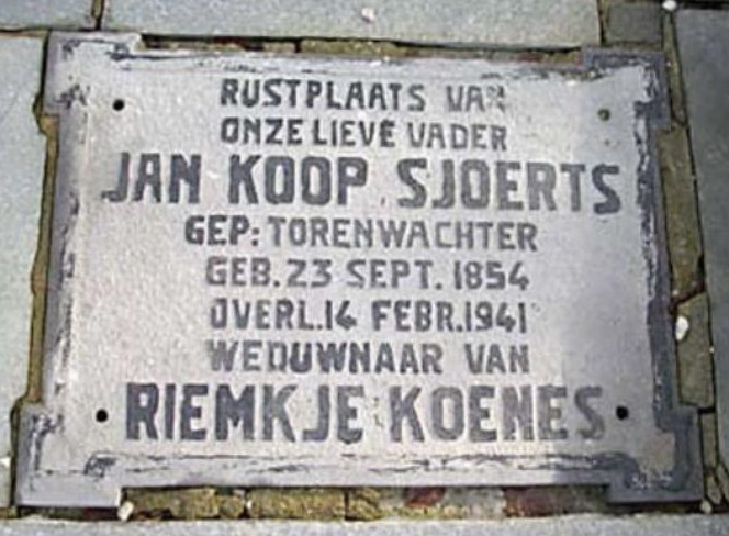 Sober graf van Jan Koop Sjoerts op de Zuiderbegraafplaats te Groningen.