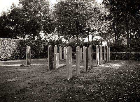 Joodse begraafplaats te Loppersum, circa 1968. [Tg. 818 inv. nr. 9019]